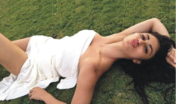 Mouni roy