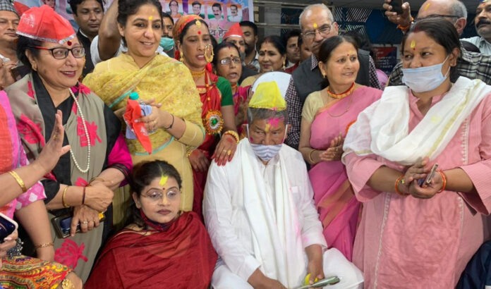 Harish Rawat organized Holi Milan program