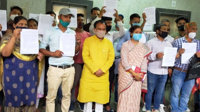 Health Minister gave job to 22 deceased dependents