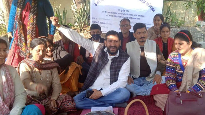 UKD protest in support of Shikshamitra