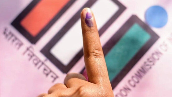 Separate voting arrangements should be made for journalists