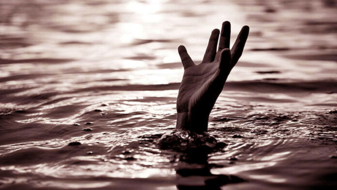 Students drown in canal while taking selfie