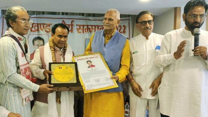 Dr. Dhan Singh Rawat received Uttarakhand Shaurya Samman