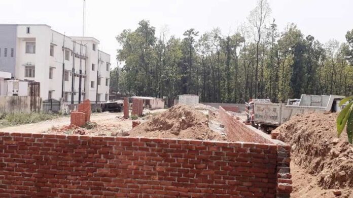 Game of selling 350 bighas of government land