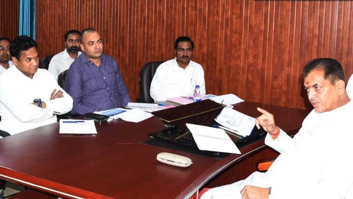 Minister gave instructions to expedite the works of Smart City