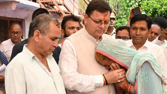 CM meets family members of martyr Praveen Singh