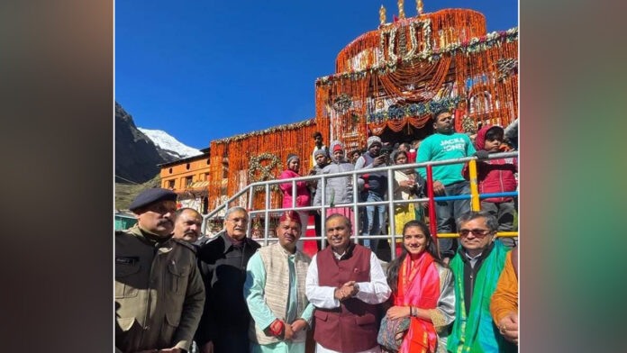 Mukesh Ambani visited Badrinath-Kedarnath Dham