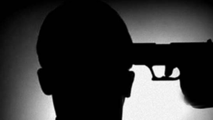 Youth commits suicide by shooting due to love affair