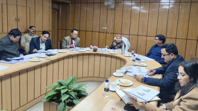 Minister Chandan Ram Das reviewed the Transport Department