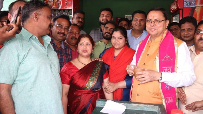 CM enjoyed Pappu Prajapati's lassi