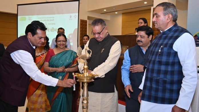 Minister Joshi inaugurated the Silkworm Insurance Scheme