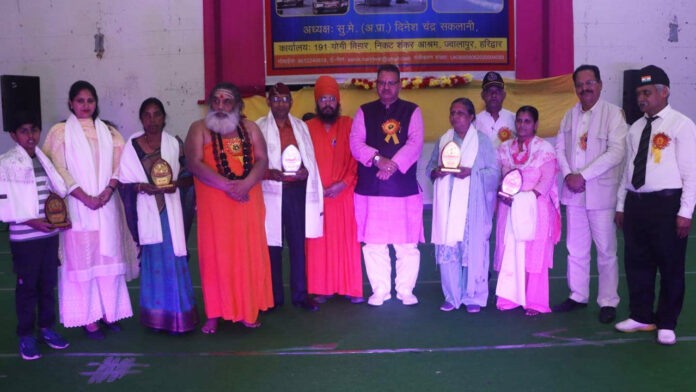 Minister Joshi honored brave women and ex-servicemen