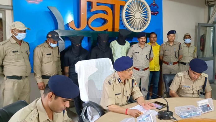 Fraudsters arrested in the name of fixing Paytm
