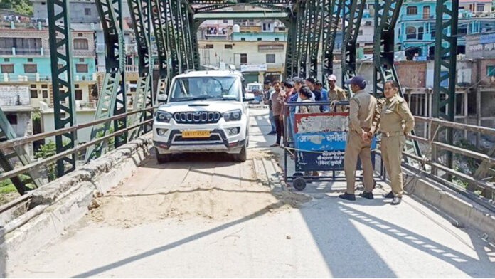 Damaged bridge on Tharali-Dewal road opened for light vehicles