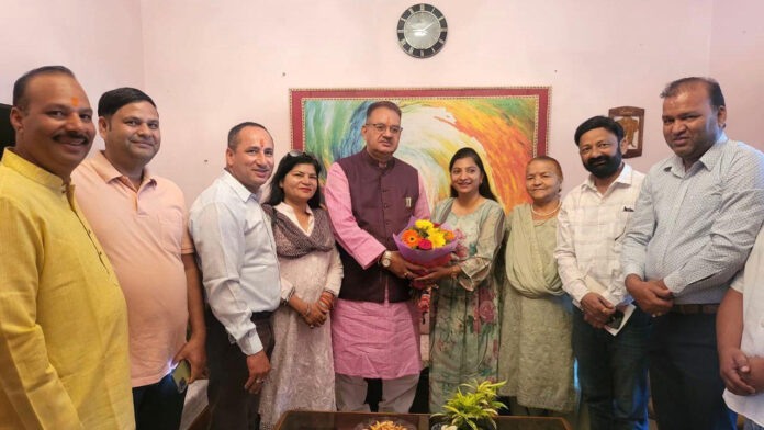 Under the campaign, the minister ceminent persons