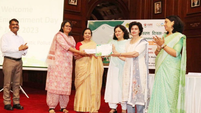 Winners felicitated on Environment Day at FRI