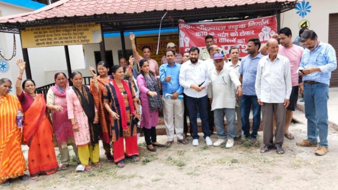 UKD gave support to the road construction movement