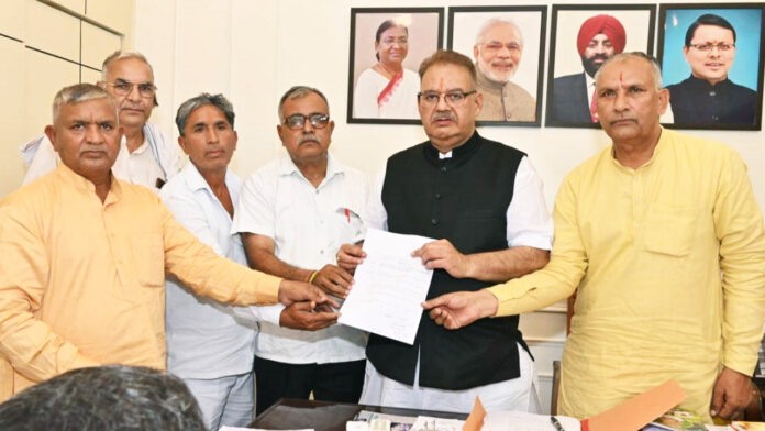 Officials of Kisan Sangh met Ganesh Joshi