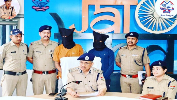 Two drug smugglers arrested with three kilos of charas