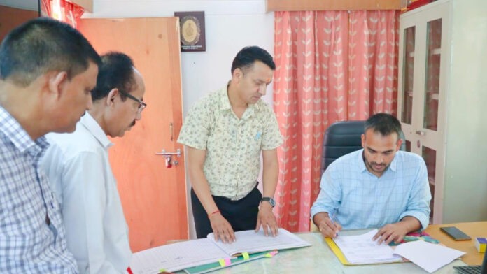 Dr. Saurabh Gaharwar takes charge as 27th DM