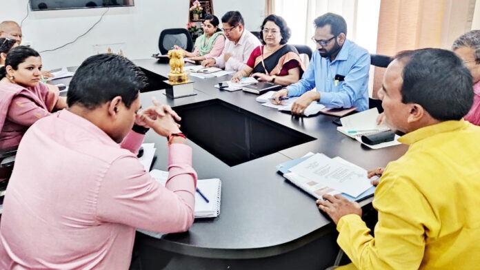 Minister reprimanded the officials