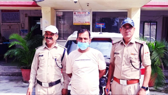 Police caught a thug with a reward of Rs 10 thousand