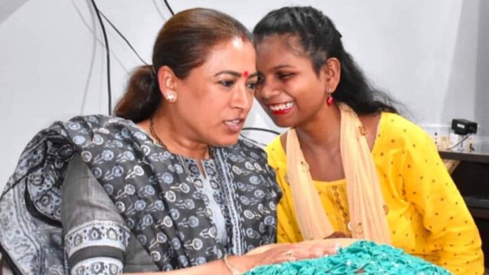 Government working to bring destitute women into mainstream