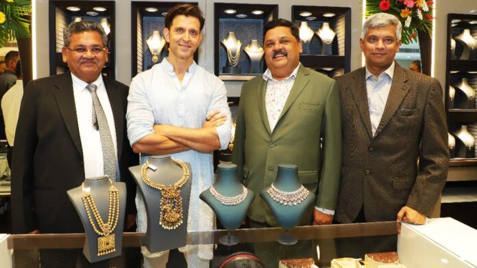 Hrithik Roshan inaugurated the showroom of Kalyan Jewelers