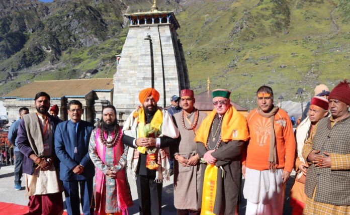 Lord Shiva resides in every particle of Kedar Valley: Governor