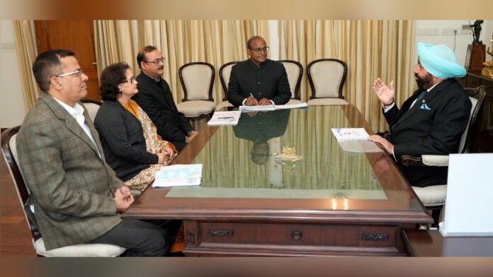 Cooperative Department officials met the Governor