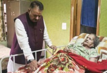 माँ ही सबसे बड़ी गुरु : जोशी Mother is the greatest teacher