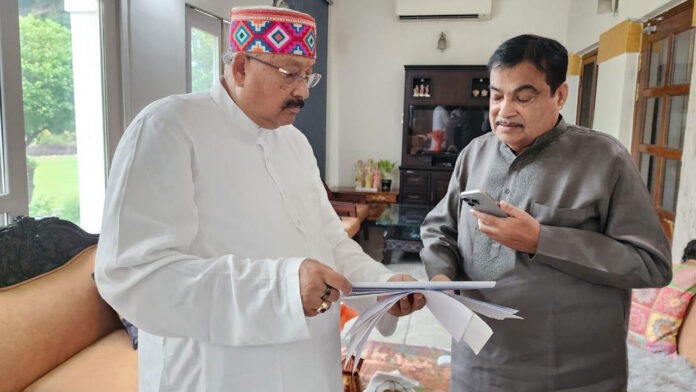 Satpal Maharaj met Nitin Gadkari