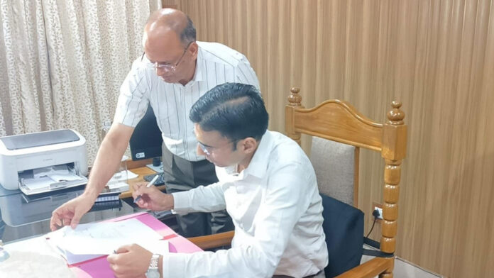 Newly appointed District Magistrate Savin Bansal